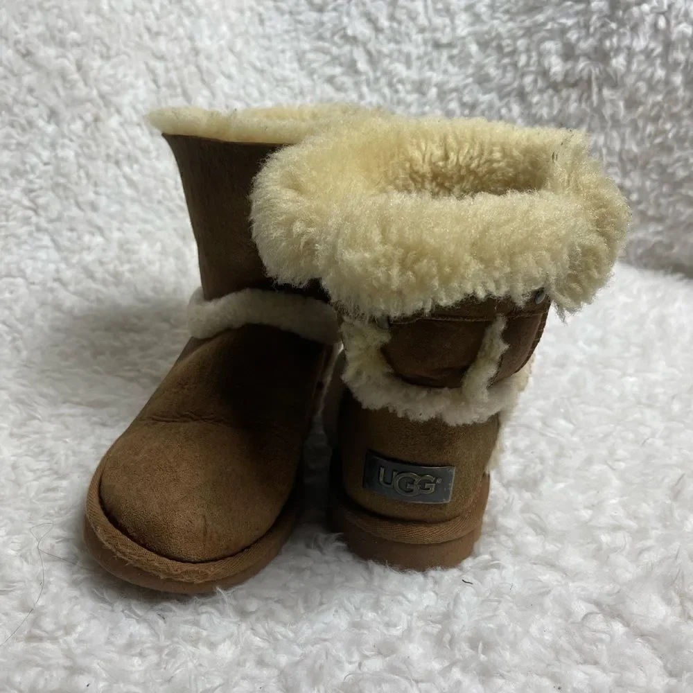 UGG kids aerin